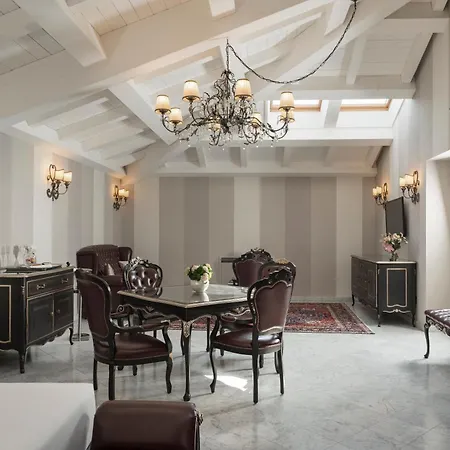 Grand Di | Esperienze فندق بارما